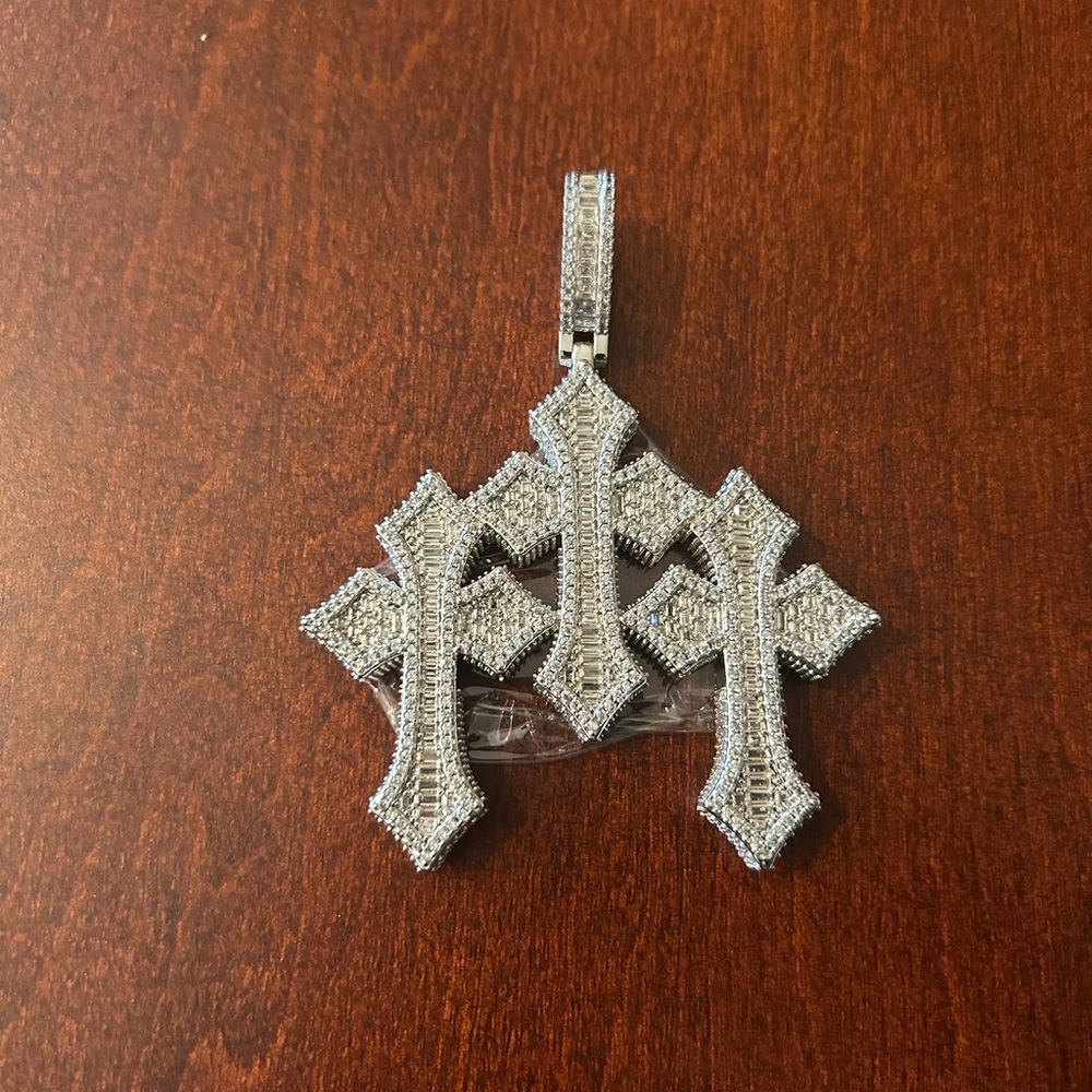 Iced Cross Pendant | VVS1 Moissanite | Heavy Shine - Picture 3 of 6